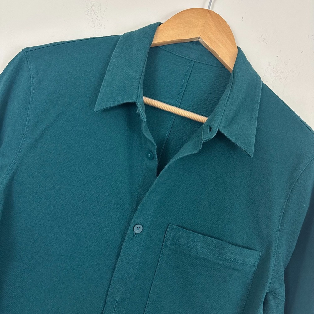 Lululemon Commission Shirt Teal Green Long Sleeve Pocket Button Up Casual Mens M